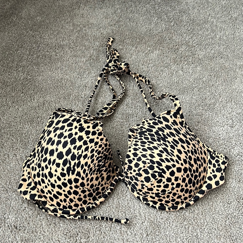 NWOT Victoria Secret Bikini Top